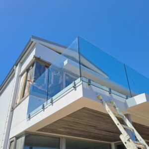 Frameless Balustrades - Side Mount 2